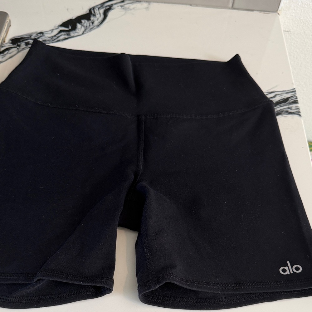 ALO Yoga Black High-Rise Bike Shorts with Subtle Logo